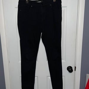 Women’s mid rise skinny jeans